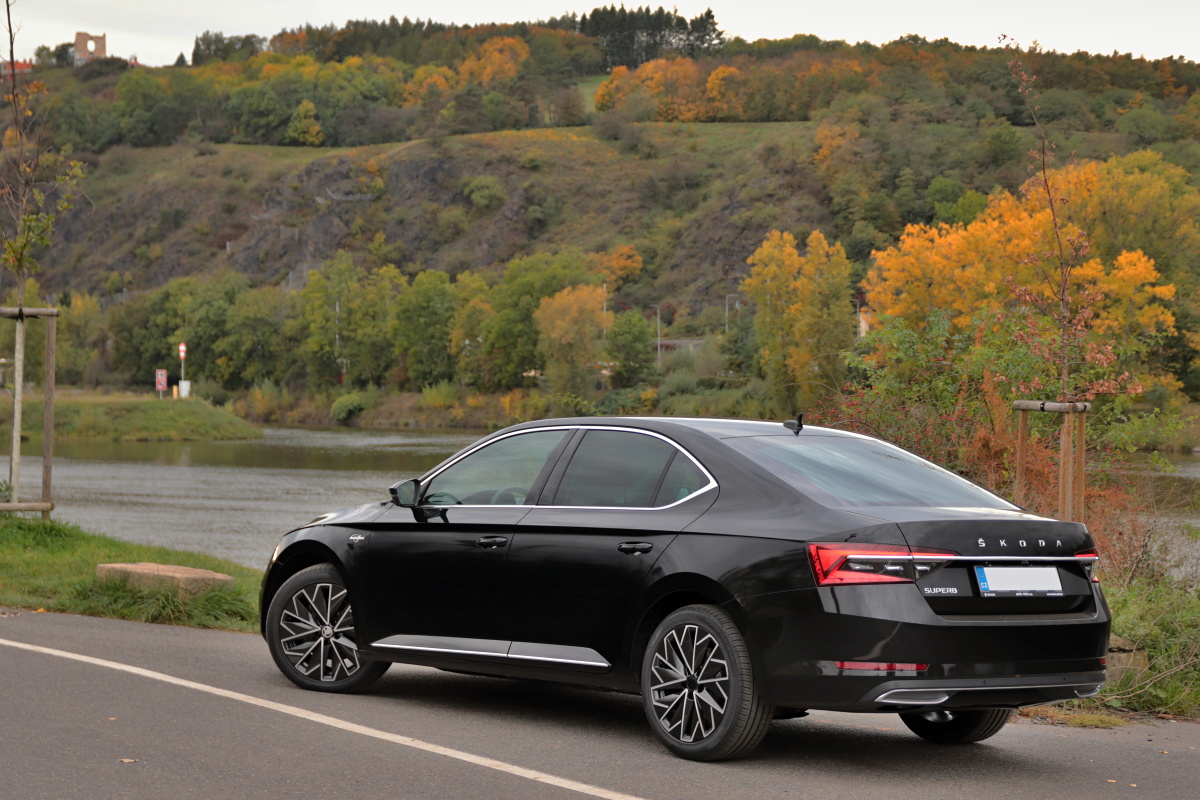 2019-skoda-superb-facelift- (13)