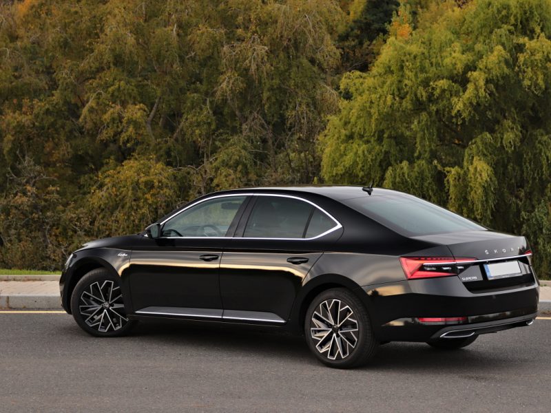 2019-skoda-superb-facelift- (27)